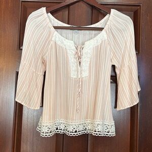 Almost Famous Boho Lace Bell Sleeve Blouse Women’s Small